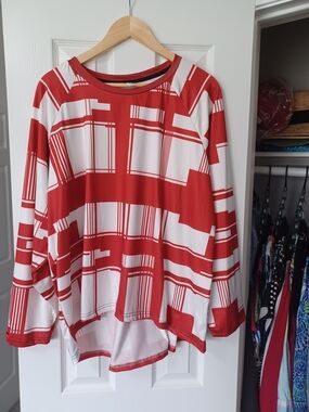 Ladies Red & White Graphic Plaid Long Sleeve Top (Size 3X)